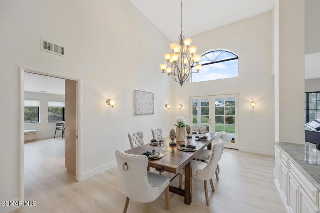 790 Spring Canyon Place, Thousand Oaks CA: https://media.crmls.org/mediaz/fe7d6863-6eed-4ee4-9931-56e95f9d4bc2.jpg