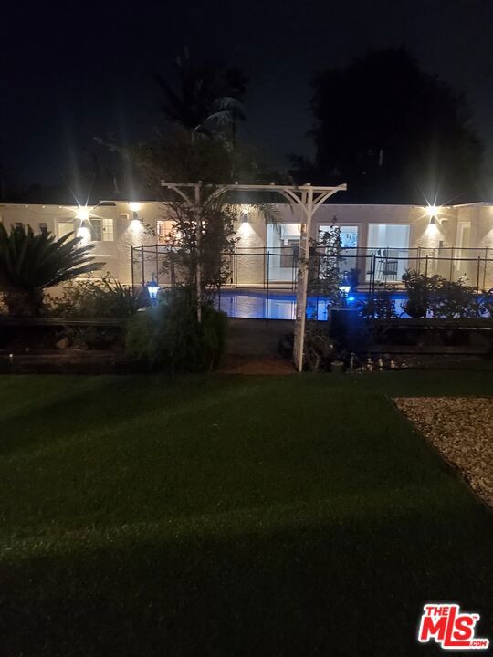5159 Sophia Avenue, Encino CA: https://media.crmls.org/mediaz/fe7d7451-9a7c-443a-970e-512566c72e8b.jpg