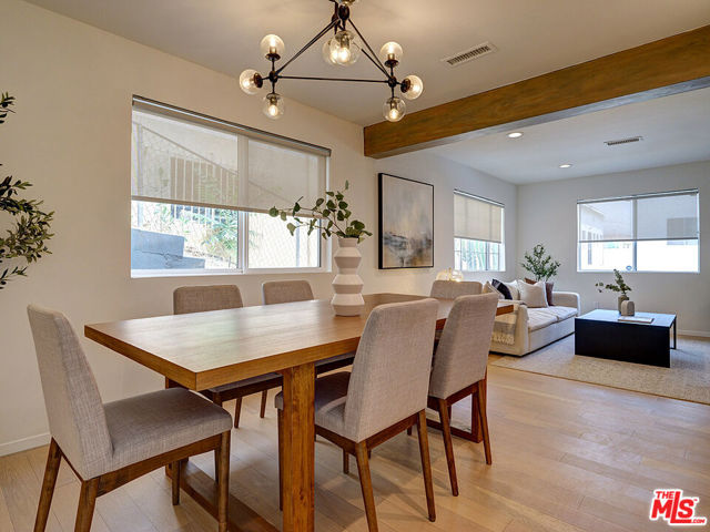 422 W Avenue 37, Los Angeles CA: https://media.crmls.org/mediaz/fe7d8bdf-79e9-4edf-a9d5-8197bfb3a263.jpg