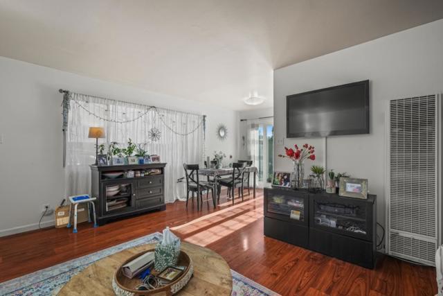 444 Villa Terrace, San Mateo CA: https://media.crmls.org/mediaz/fe7dd022-18d8-42f6-a009-1c63b3e4ce47.jpg
