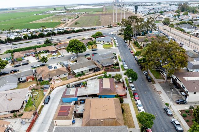 4834 4836 Terrace Avenue, Oxnard CA: https://media.crmls.org/mediaz/fe7e6fac-4082-4dc6-bb75-8ee628a0a9d9.jpg