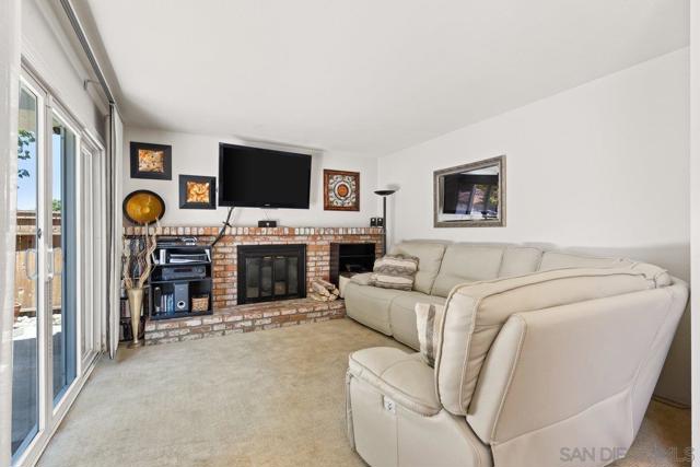 14102 Tricia St, Poway CA: https://media.crmls.org/mediaz/fe7e833d-96f7-4575-97eb-8dd4d9de6510.jpg