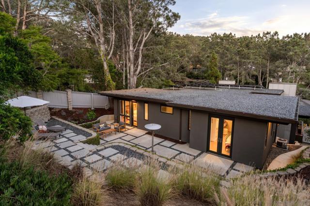 404 Pine Needles, Del Mar CA: https://media.crmls.org/mediaz/fe7e8c8d-4df8-4233-a915-df753d9fb68c.jpg