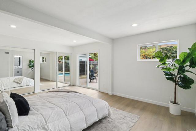 3243 Carolyn Circle, Oceanside CA: https://media.crmls.org/mediaz/fe7ead99-e9b9-4119-8fd7-377f6b014835.jpg