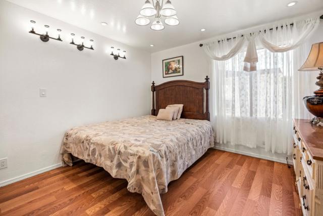 441 W Macarthur Boulevard, Oakland CA: https://media.crmls.org/mediaz/fe7ebae1-0d30-43d0-b1a5-be1655abe08d.jpg