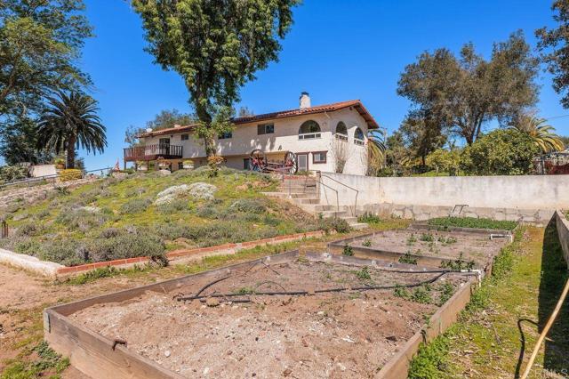 31600 Oak Glen Road, Valley Center CA: https://media.crmls.org/mediaz/fe7ec03a-207d-4ec1-a1b4-7970f0077230.jpg