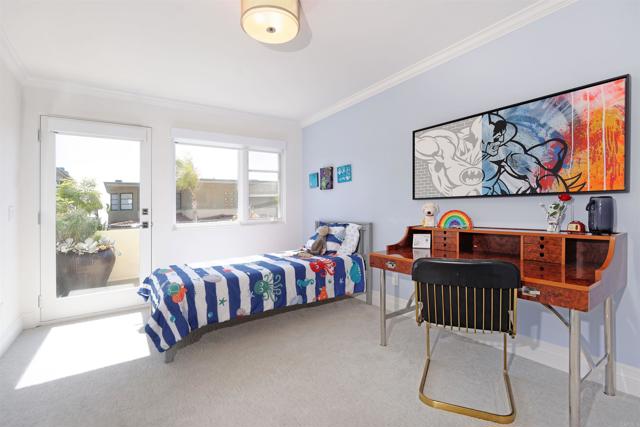 7127 Fay Avenue, La Jolla CA: https://media.crmls.org/mediaz/fe7f575c-9ba0-4dd7-886f-fd0ef6088231.jpg