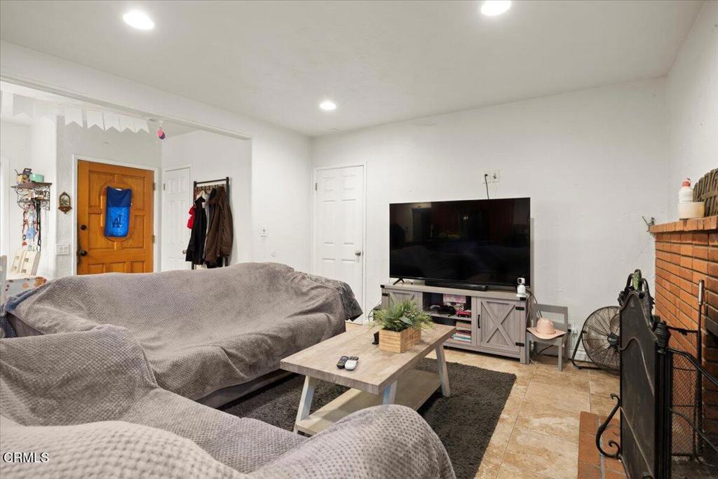 MLS #V1-33404 image #2