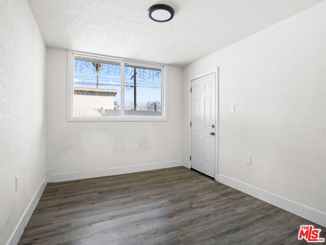 891 E 6th Street, Pomona CA: https://media.crmls.org/mediaz/fe8024ef-bfc4-4003-a1a8-337c389f37f1.jpg