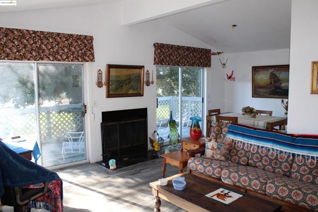 3210 Stone Rd, Bethel Island CA: https://media.crmls.org/mediaz/fe804735-b5b1-43cc-a445-b3a1809f7828.jpg