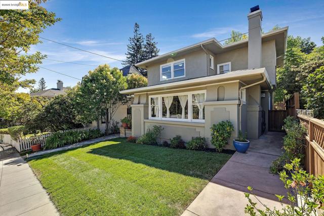 1047 Ranleigh Way, Piedmont CA: https://media.crmls.org/mediaz/fe805584-3b09-47d1-8347-3ec37eca9b32.jpg