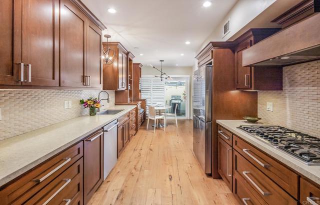 7031 Estrella De Mar Road, Carlsbad CA: https://media.crmls.org/mediaz/fe80b06a-90c4-481e-97e6-a57e14faa5c0.jpg