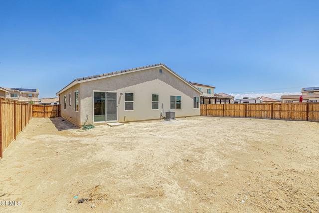 3016 Via Bella Rosa Avenue, Rosamond CA: https://media.crmls.org/mediaz/fe8158f7-94e4-4d55-82b5-4135e680da32.jpg