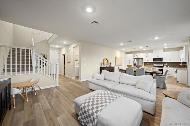 28079 Harvest Ct, Valley Center CA: https://media.crmls.org/mediaz/fe82344e-ebd3-4514-8e06-7c6bcd0e193b.jpg