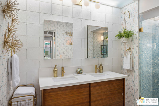 1111 E Palm Canyon Drive, Palm Springs CA: https://media.crmls.org/mediaz/fe825c9b-76ee-442e-ae6c-7e5573ce495d.jpg