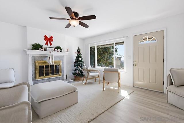 1654 LINWOOD, San Diego CA: https://media.crmls.org/mediaz/fe82ab4c-f5cf-4904-95ea-73ddf6919159.jpg