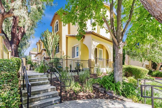 1014 Jena Terrace, Sunnyvale CA: https://media.crmls.org/mediaz/fe82f3b6-6dbe-4102-97cc-5f3a1520bdbc.jpg