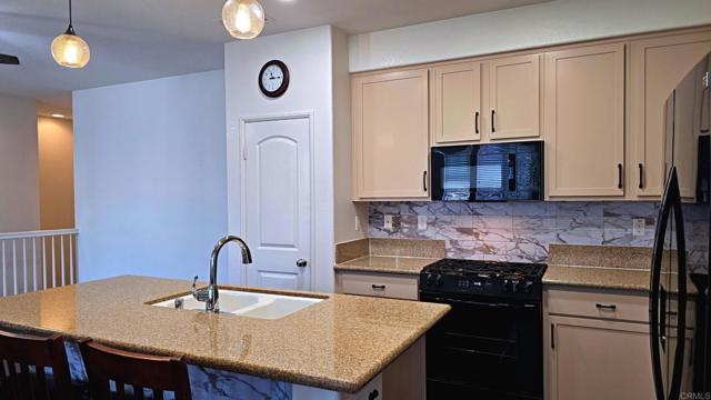 Detail Gallery Image 10 of 48 For 1516 San Borja Street #1,  Chula Vista,  CA 91913 - 2 Beds | 2 Baths