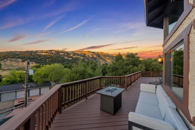 17255 Holiday Drive, Morgan Hill CA: https://media.crmls.org/mediaz/fe84c493-030e-4f58-8348-c328eec6739b.jpg