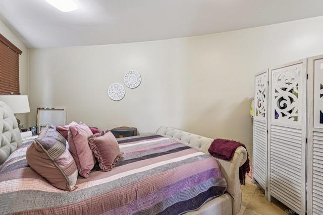 15035 Orchard View Dr, Poway CA: https://media.crmls.org/mediaz/fe8746d1-e190-45c7-9900-73bbb0e3dc15.jpg