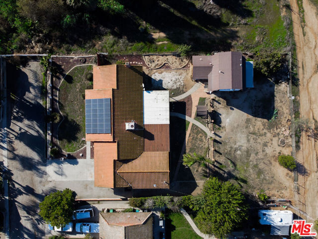 16065 Porter Avenue, Riverside CA: https://media.crmls.org/mediaz/fe881381-9c92-4b17-a207-2fe057516e06.jpg