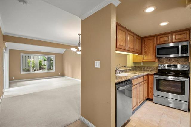 24280 Dover Lane, Hayward CA: https://media.crmls.org/mediaz/fe8833c7-bf4c-4067-8f1e-0bbea028b1dd.jpg