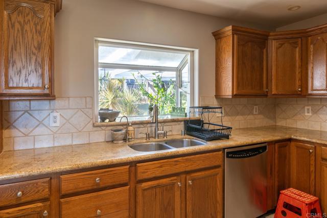 Image 27 of 66 For 1837 Montgomery Drive