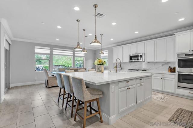 35805 Shetland Hills E, Fallbrook CA: https://media.crmls.org/mediaz/fe884de7-8053-4375-9094-c28dc12fc768.jpg