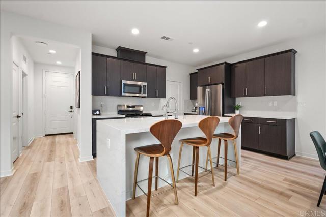 39532 Tannat Drive, Temecula CA: https://media.crmls.org/mediaz/fe886f8d-a8c5-419f-bf0b-ea49879c26fa.jpg