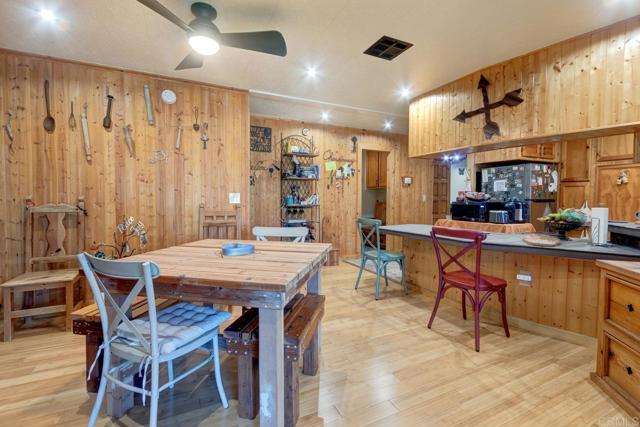 Detail Gallery Image 3 of 35 For 1380 Oak Hill Dr #42,  Escondido,  CA 92026 - 3 Beds | 2 Baths