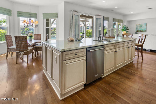 4014 Caribbean Street, Oxnard CA: https://media.crmls.org/mediaz/fe89bf27-cf9b-4dbf-a9fe-04546b9fc144.jpg
