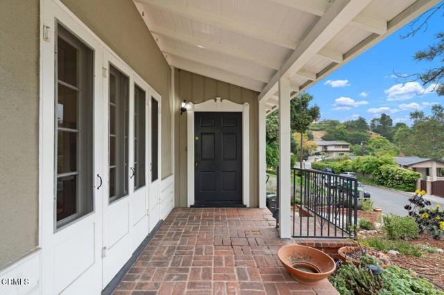 2009 Sierra Place, Glendale CA: https://media.crmls.org/mediaz/fe89ee38-41e6-40d9-96b2-e1e9fc7d190b.jpg
