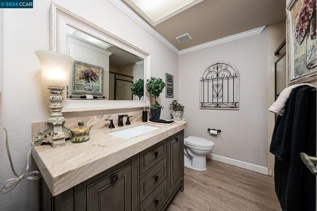 Image 24 of 59 For 604 Lomond Cir