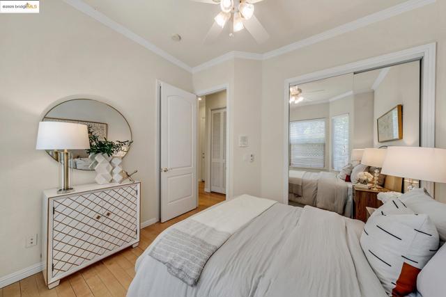 35 Amherst Ct, Menlo Park CA: https://media.crmls.org/mediaz/fe8ab748-229c-4628-baf9-908c71e1fe50.jpg