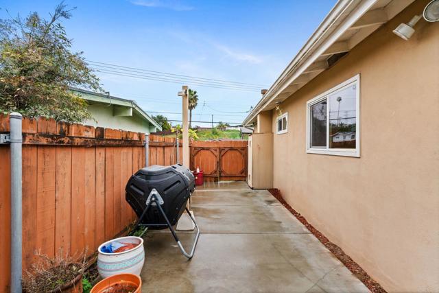 Detail Gallery Image 18 of 22 For 4927 Chateau Drive, San Diego,  CA 92117 - 3 Beds | 1 Baths