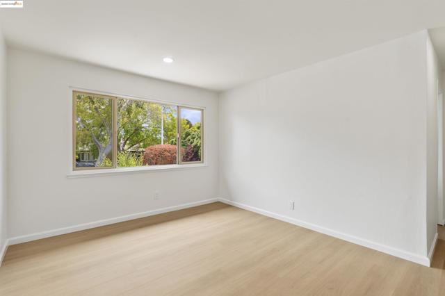 2847 Shane Dr, Richmond CA: https://media.crmls.org/mediaz/fe8bc640-f415-4fcf-8b51-94b9101634af.jpg