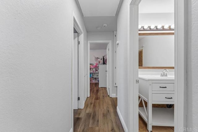 Detail Gallery Image 31 of 48 For 927 Cottonwood Ct, Corona,  CA 92879 - 5 Beds | 2 Baths