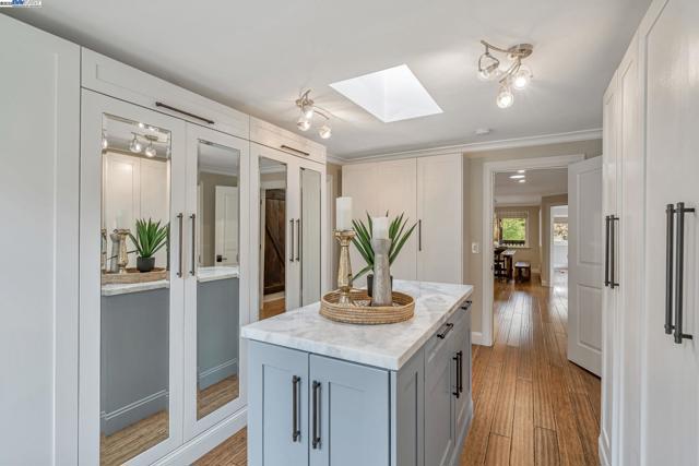 6703 Crow Canyon Rd, Castro Valley CA: https://media.crmls.org/mediaz/fe8d03f6-4671-4fe0-b6bc-e4c6caf885eb.jpg