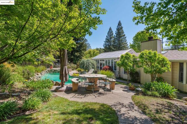 14 El Camino Moraga, Orinda CA: https://media.crmls.org/mediaz/fe8d0882-5d38-4f14-9aeb-133f5a939b45.jpg