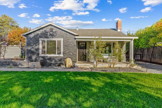 11840 Foothill Avenue, Gilroy CA: https://media.crmls.org/mediaz/fe8d1ea8-cbe2-469d-8f2f-f6ce7fe1da49.jpg