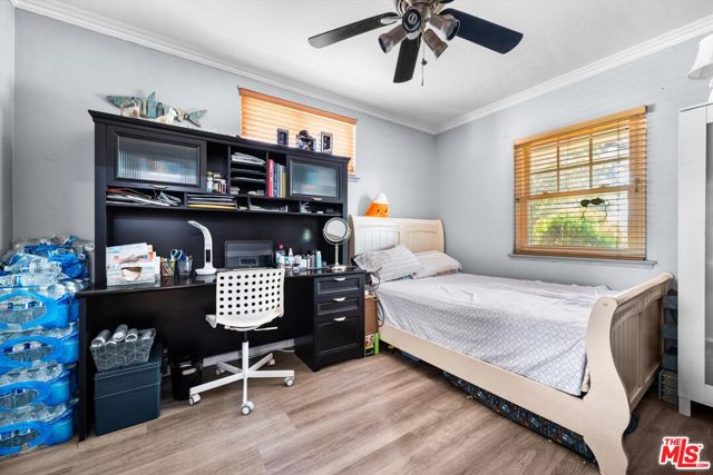 9253 Hayvenhurst Avenue, North Hills CA: https://media.crmls.org/mediaz/fe8dc30d-bbde-4d75-aee0-00cfd397693e.jpg
