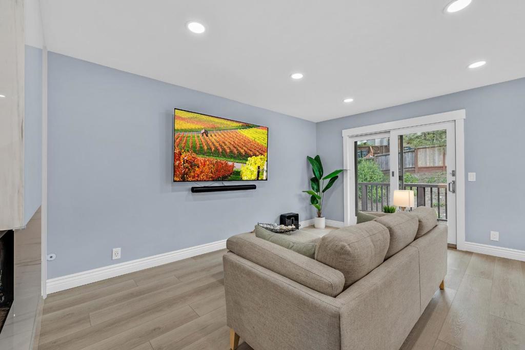 Fe8E6Fdc Fc7C 404B 9C41 4D5Eb5F38D38 19 Elk Court, Pacifica, Ca 94044 &Lt;Span Style='BackgroundColor:transparent;Padding:0Px;'&Gt; &Lt;Small&Gt; &Lt;I&Gt; &Lt;/I&Gt; &Lt;/Small&Gt;&Lt;/Span&Gt;
