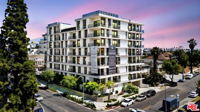 904 S New Hampshire Avenue, Los Angeles CA: https://media.crmls.org/mediaz/fe8ec876-964a-48de-abcf-70f38163ca44.jpg