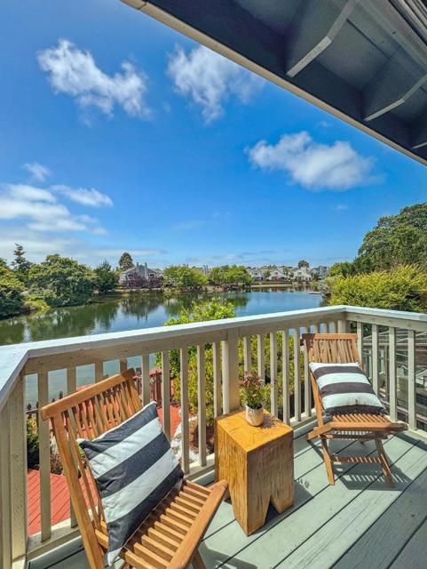 122 Purcell Drive, Alameda CA: https://media.crmls.org/mediaz/fe8f4bc7-1ab0-4f29-9ab7-a587fe97938c.jpg