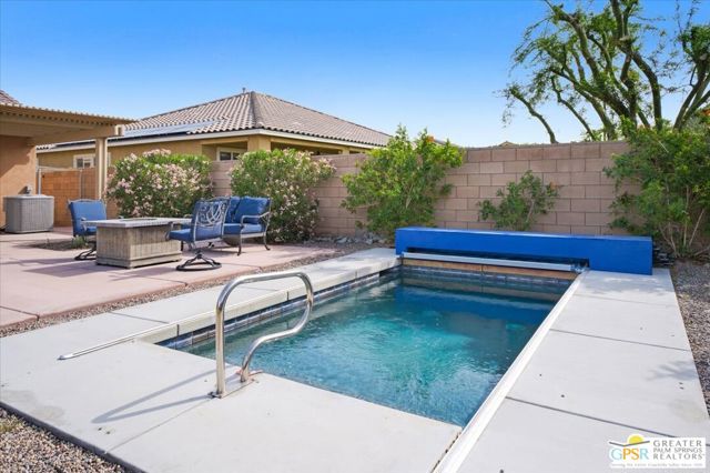 74121 Kingston Court, Palm Desert CA: https://media.crmls.org/mediaz/fe905b60-f2e4-4328-a271-bb27de57850a.jpg