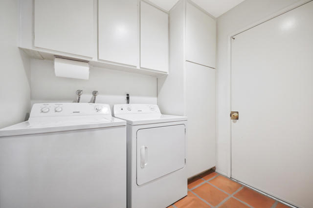 17 La Cerra Circle, Rancho Mirage CA: https://media.crmls.org/mediaz/fe90ac4c-b3a5-486f-8e11-02117281efc6.jpg