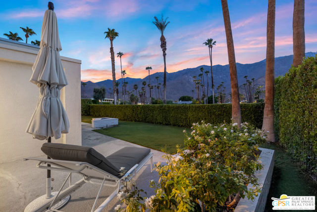 2723 S Kings Road, Palm Springs CA: https://media.crmls.org/mediaz/fe911807-487e-4a58-a7d1-c664148b0e4d.jpg