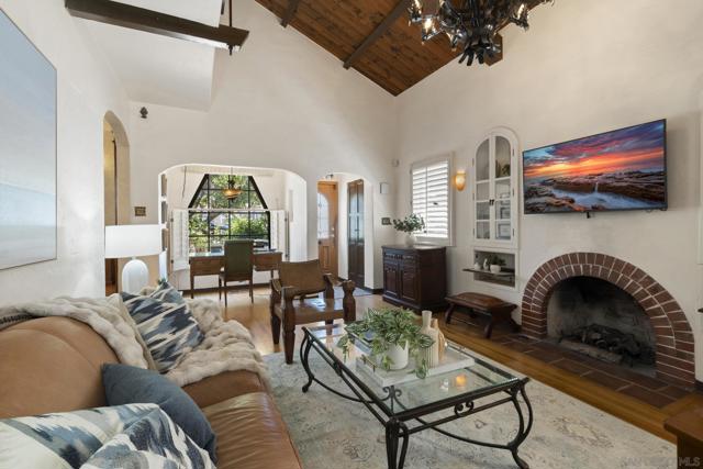 1434 5th Street, Coronado CA: https://media.crmls.org/mediaz/fe91280c-4459-4726-8def-05a68fc9257d.jpg