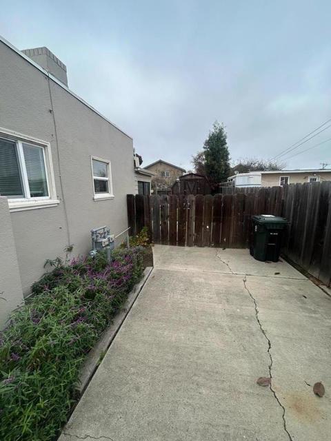 612 Central Avenue, Salinas CA: https://media.crmls.org/mediaz/fe915929-c77a-461e-b241-e99efc5b3529.jpg