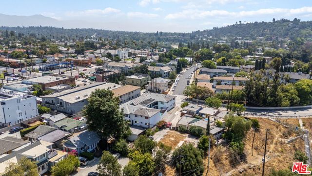 133 S Avenue 64, Los Angeles CA: https://media.crmls.org/mediaz/fe919005-f5f7-4d7f-be47-b8df580b4e31.jpg